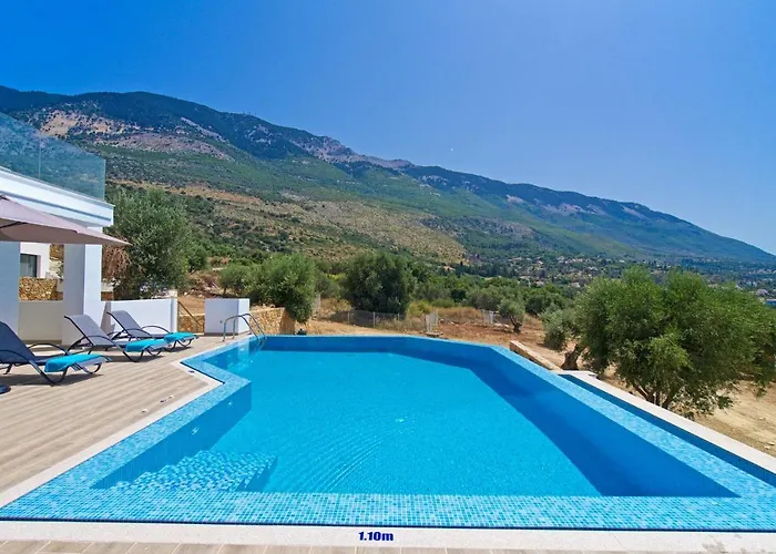 Michou Thalassa By *